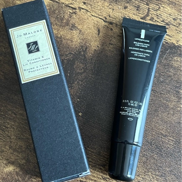 Brand new Jo Malone Vitamine E Lip Moisturizer. Never used. - Picture 4 of 4